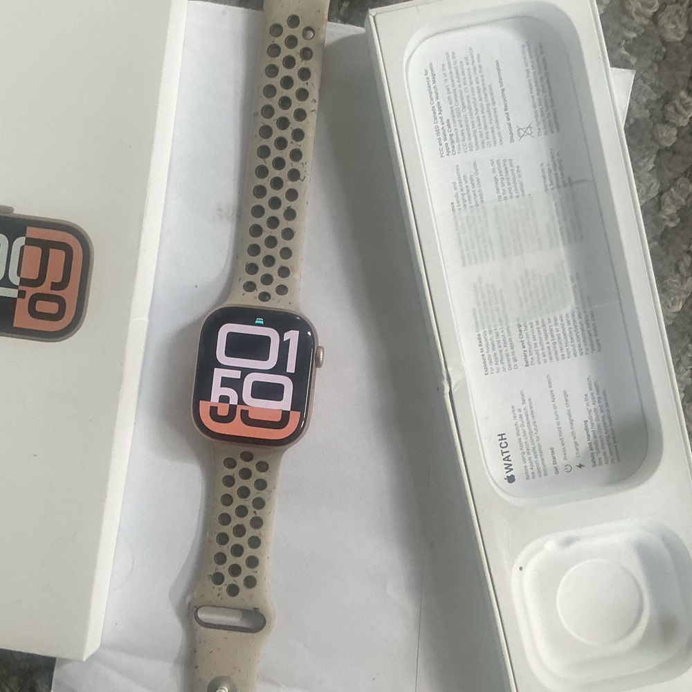 NEW APPLE 🍎 WATCH SERIES (10) X
UN-LOCKED COLOR  METALIC PINK